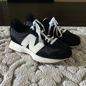 New Balance 327 Black and White Athletic Shoes - New
